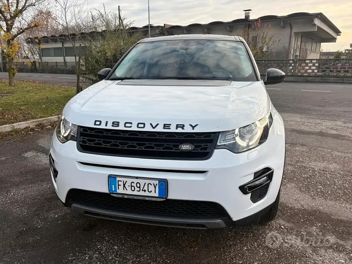 Land Rover Discovery Sport 2017 photo 3