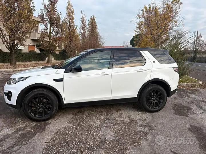 Land Rover Discovery Sport 2017 photo 5