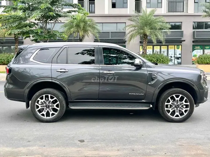 Ford Everest photo 3