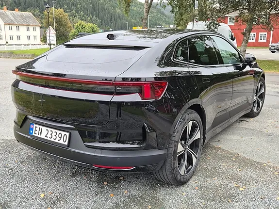 Polestar 4 2025 photo 2