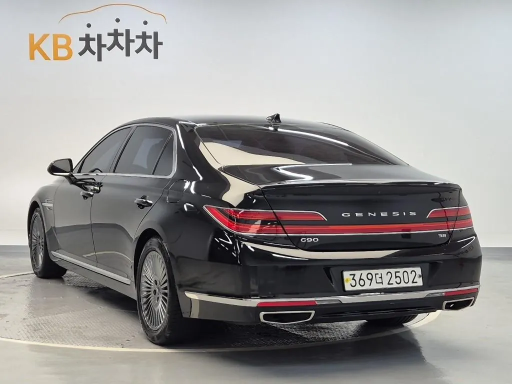 Genesis G90 2019 photo 2