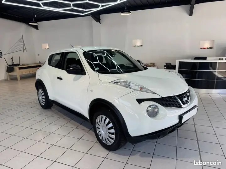 Nissan Juke 2010 photo 2