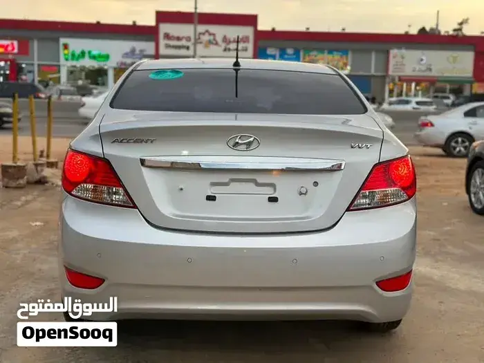 Hyundai Accent 2013 photo 2