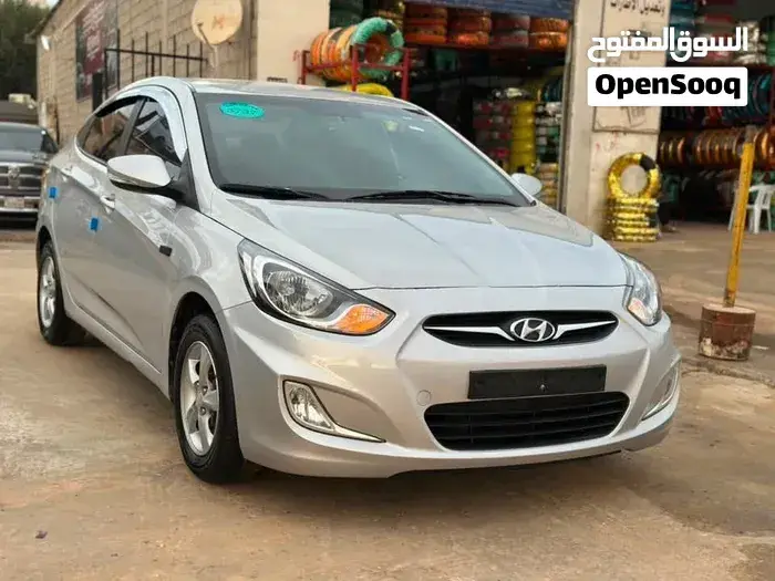 Hyundai Accent 2013 photo 3