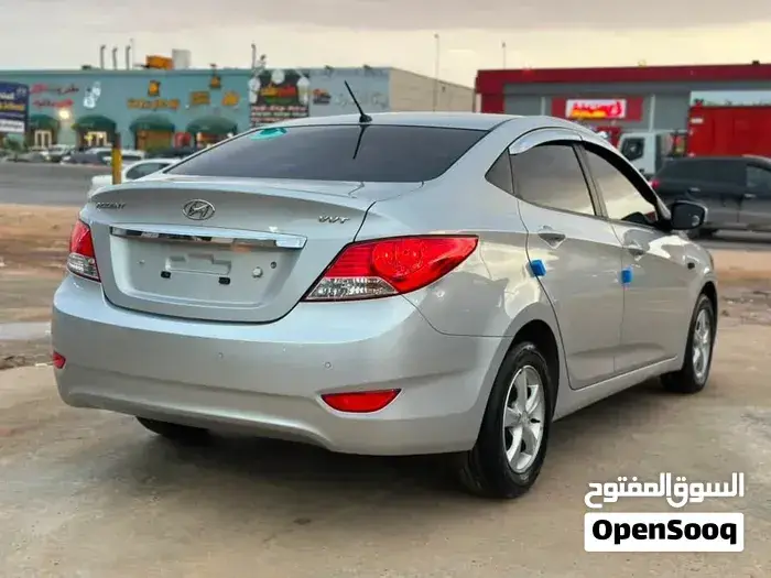 Hyundai Accent 2013 photo 4