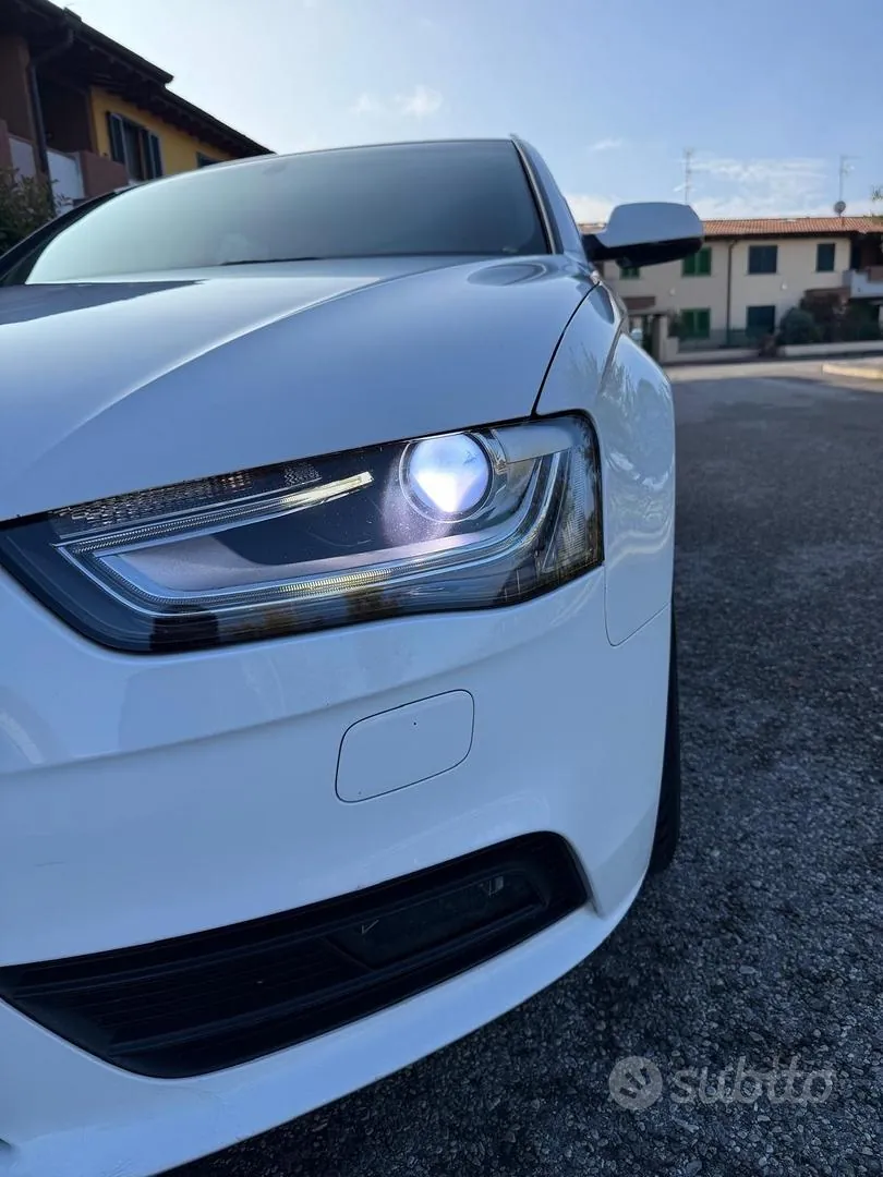 Audi A4 Avant 2012 photo 2