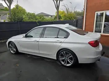 BMW 320D 2012 photo 2