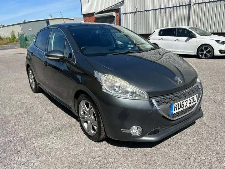 Peugeot 208 2013 photo 5