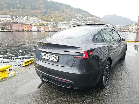 Tesla Model 3 2024 photo 5