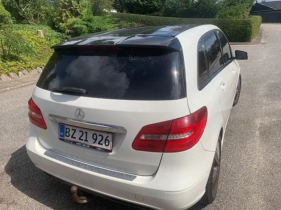 Mercedes-Benz B200 D 2012 photo 4
