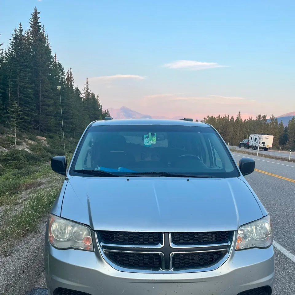 Dodge Grand Caravan 2012 photo 2