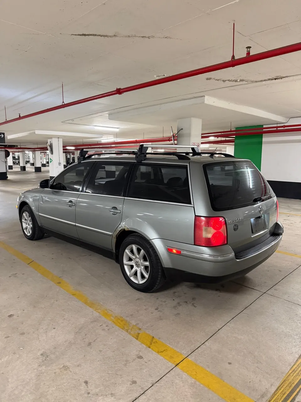 Volkswagen Passat 2004 photo 2