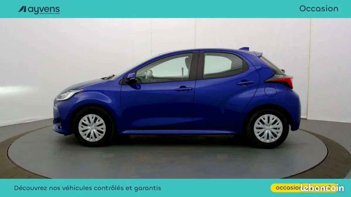 Toyota Yaris 2023 photo 2