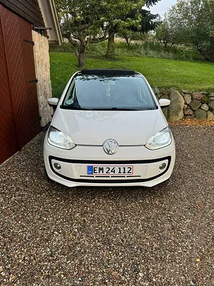 Volkswagen Up 2012 photo 2