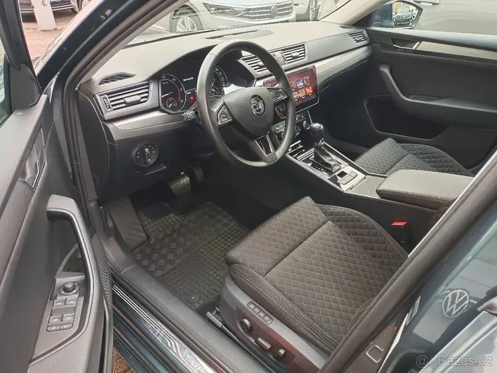 Skoda Superb 2018 photo 5