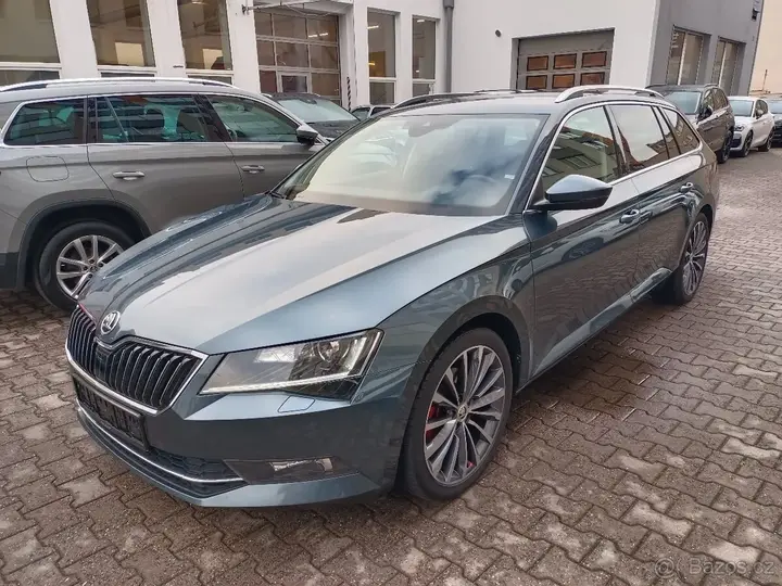 Skoda Superb 2018 photo 2