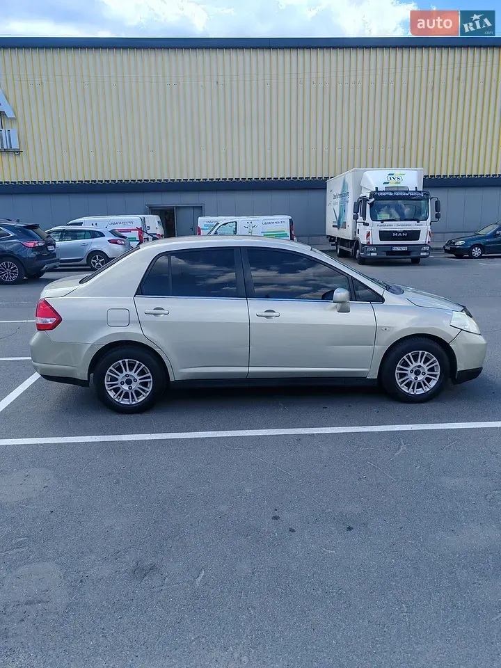 Nissan Tiida 2008 photo 4