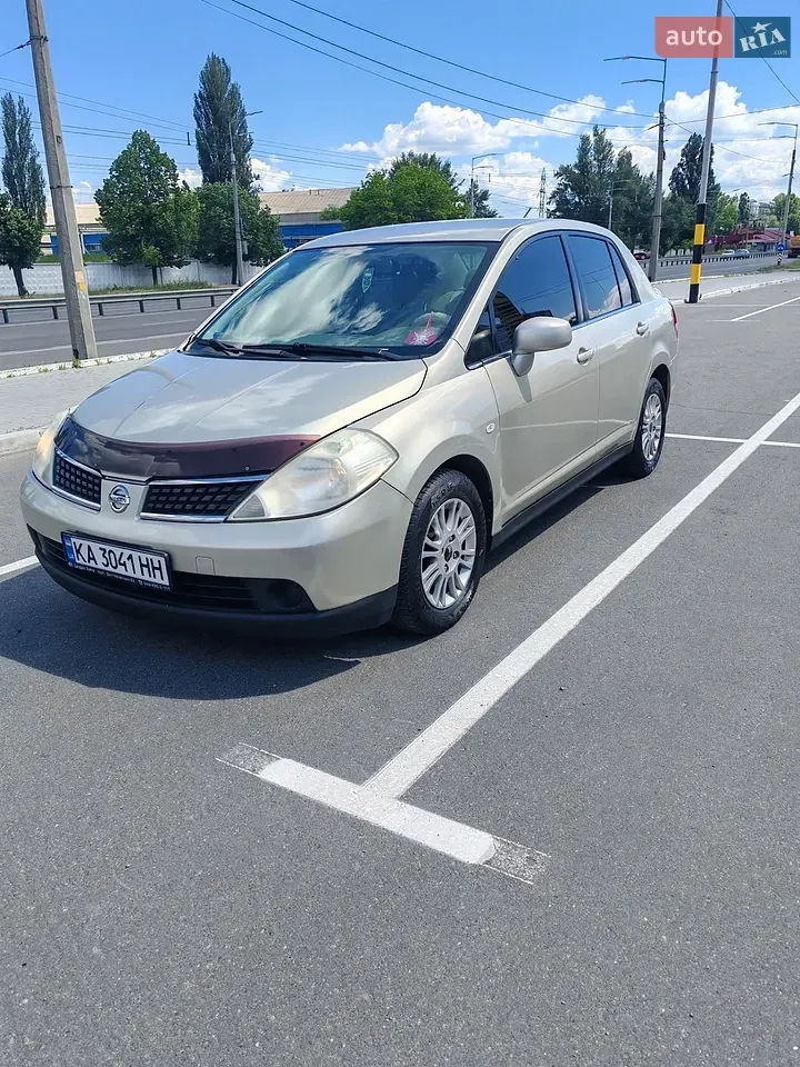 Nissan Tiida