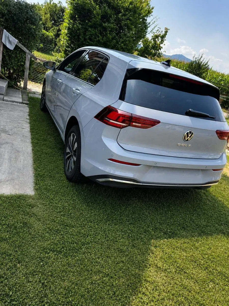 Volkswagen Golf 2024 photo 2