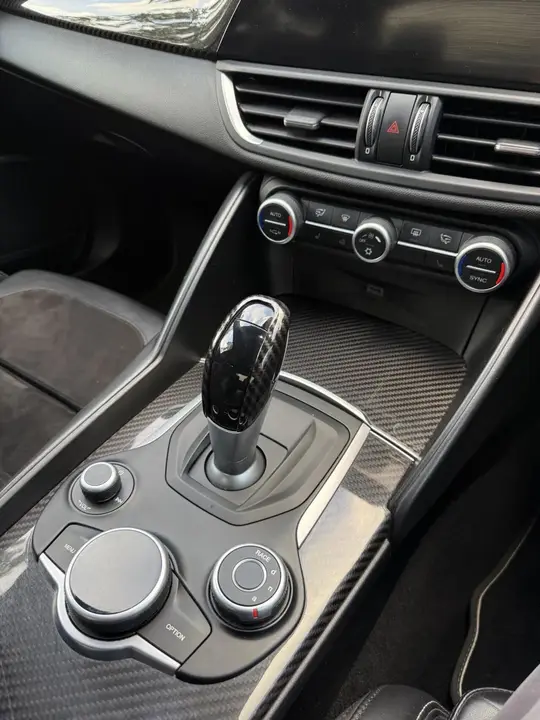 Alfa Romeo Giulia 2017 photo 5