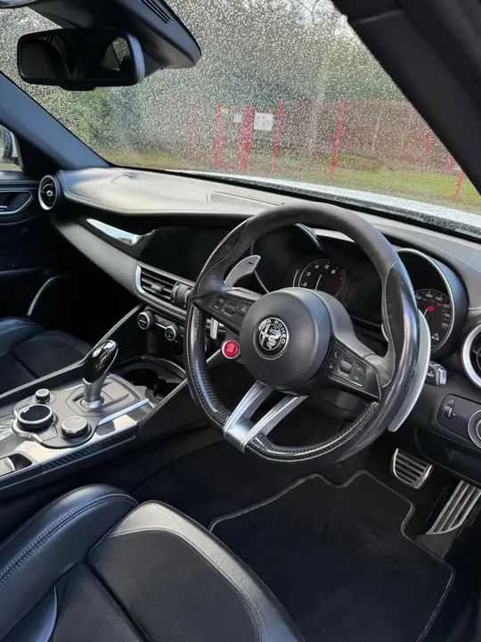 Alfa Romeo Giulia 2017 photo 4