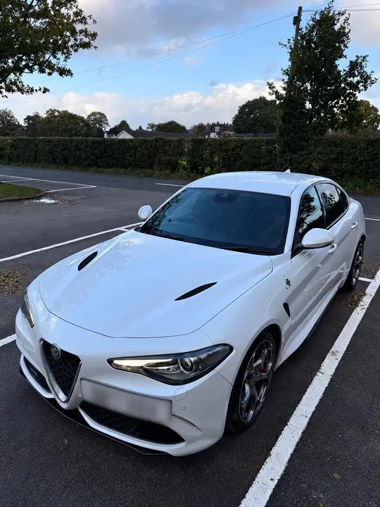Alfa Romeo Giulia 2017 photo 2