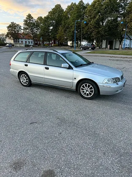 Volvo V40 2004 photo 2