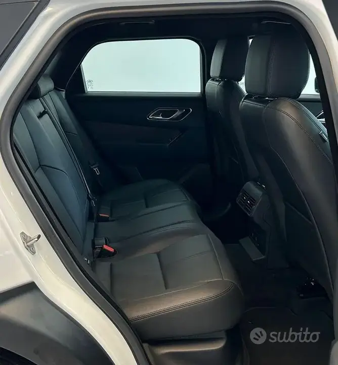 Land Rover Velar 2024 photo 5