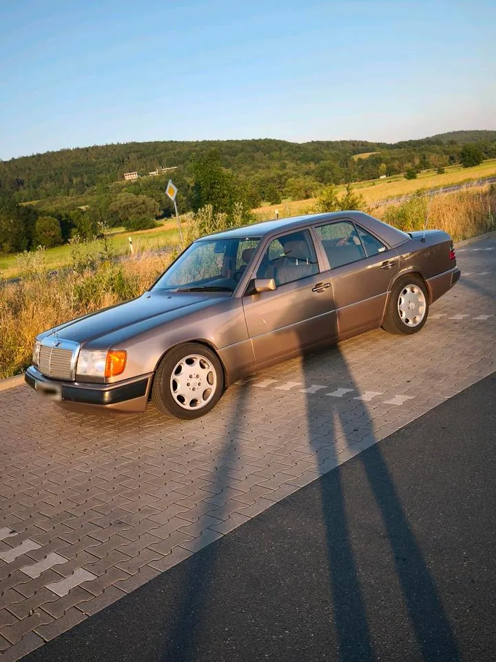 Mercedes-Benz W124