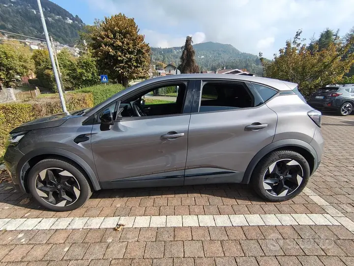 Renault Captur 2024 photo 2