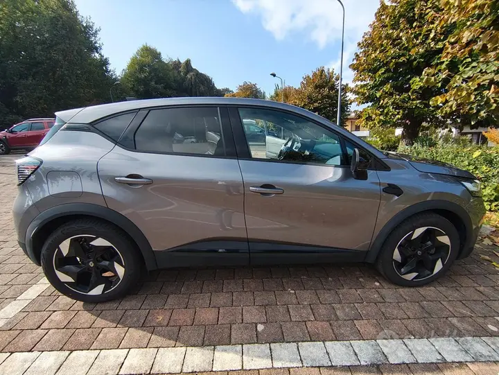 Renault Captur 2024 photo 4
