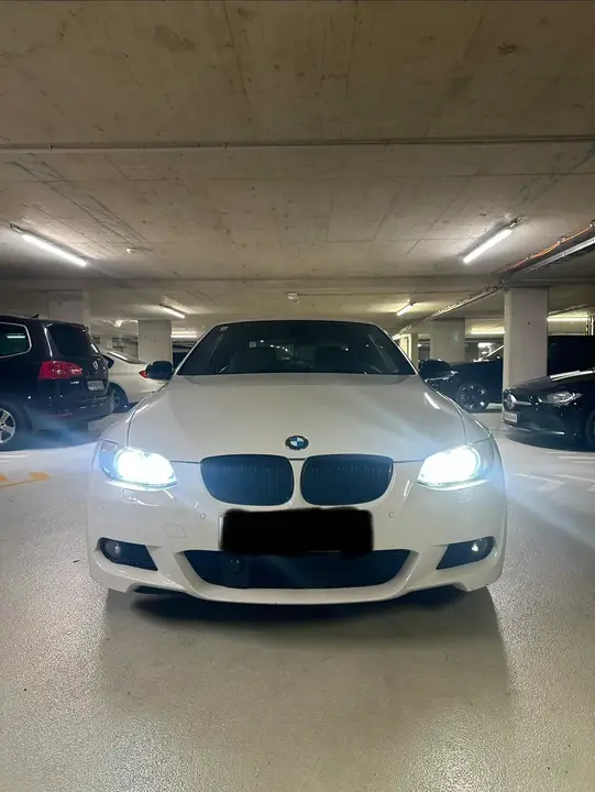 BMW 3 Series 2008 photo 2