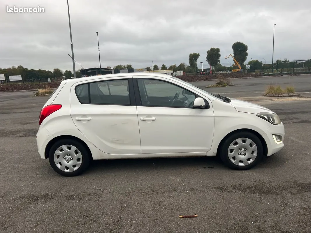Hyundai I20 2012 photo 2