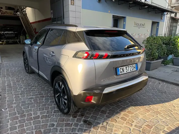 Peugeot 2008 2023 photo 5