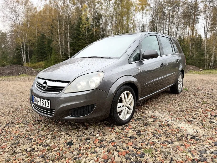 Opel Zafira 2010 photo 2