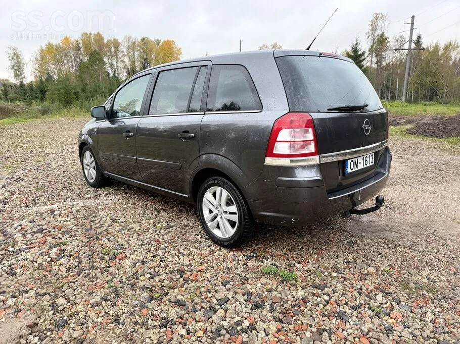 Opel Zafira 2010 photo 3