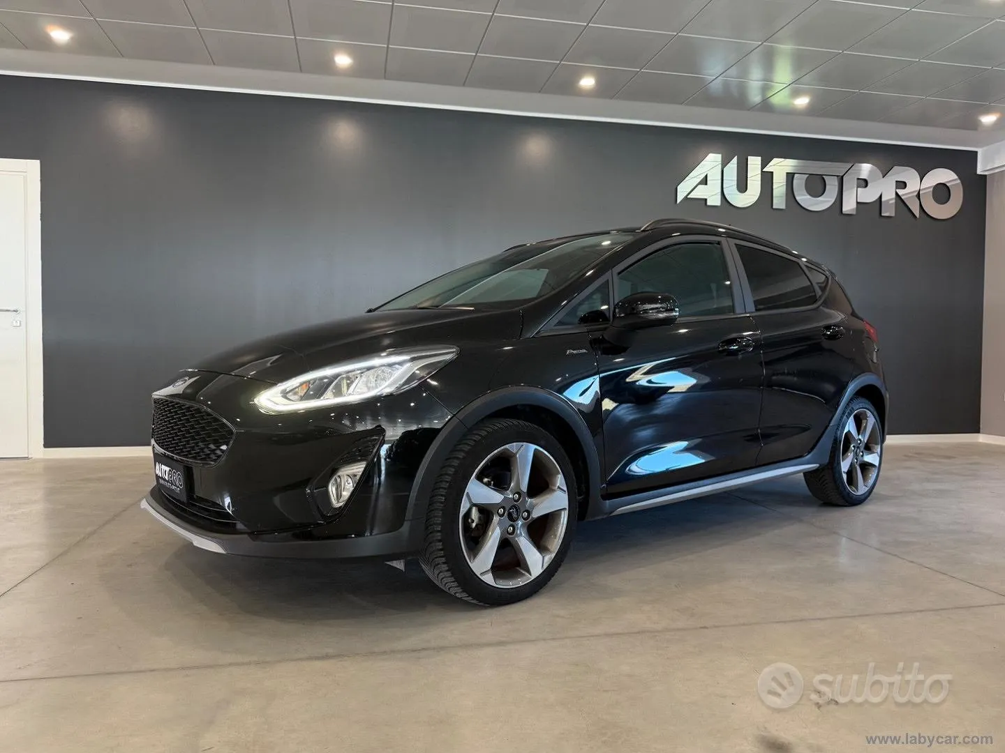 Ford Fiesta Active 2018 photo 2