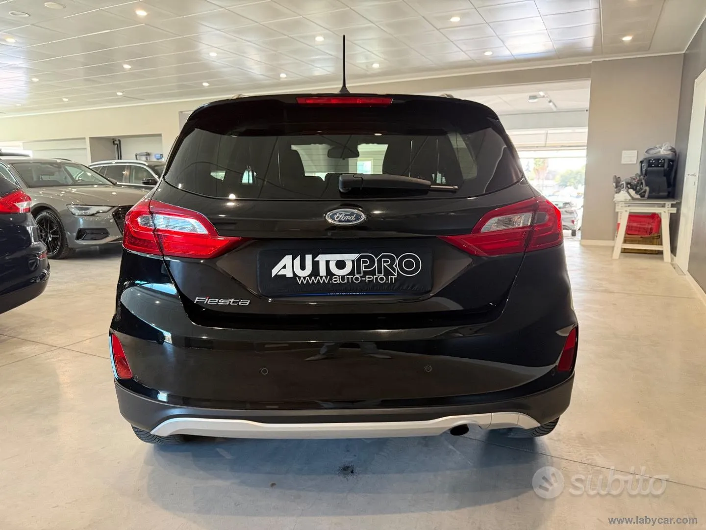 Ford Fiesta Active 2018 photo 3