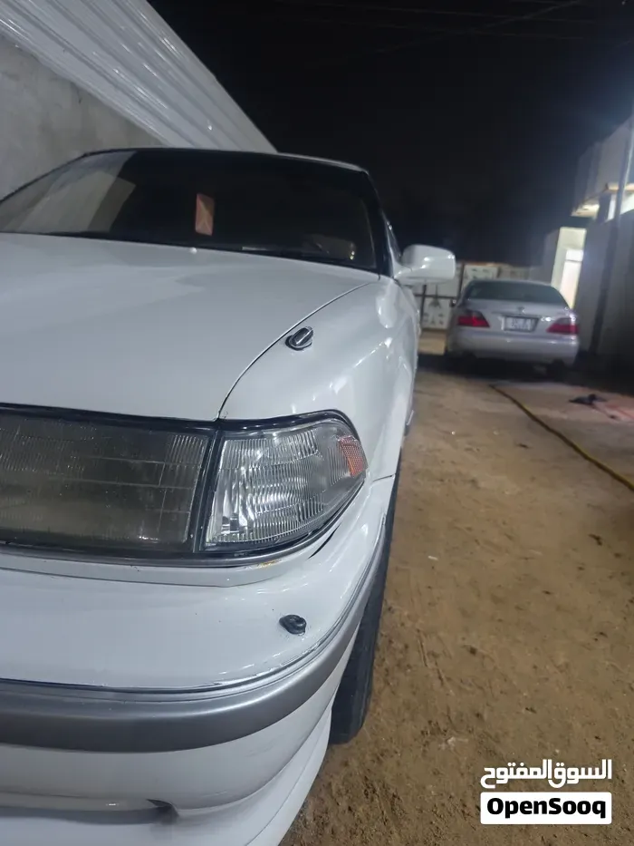 Toyota Crown 1992 photo 3