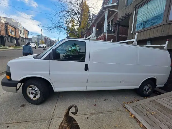 GMC Savana 2019 photo 3