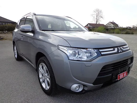 Mitsubishi Outlander 2013 photo 3