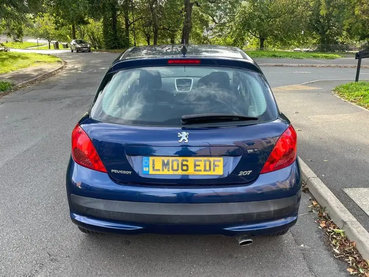 Peugeot 207 2006 photo 5