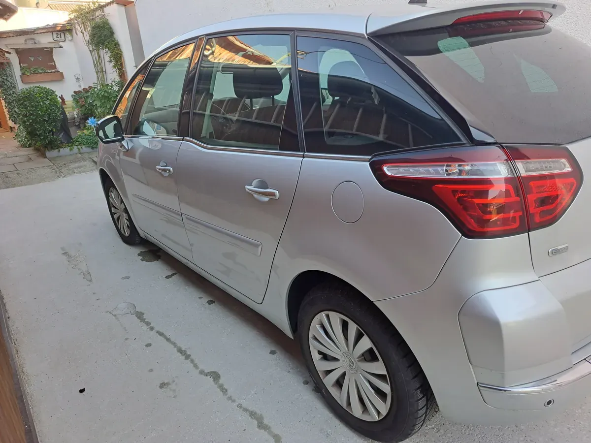Citroen C4 Picasso 2012 photo 2