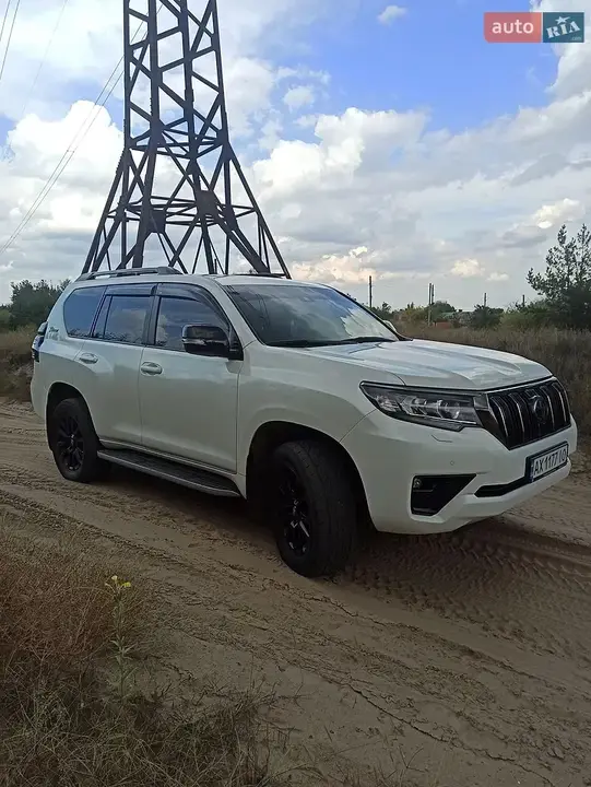 Toyota Land Cruiser Prado 2022 photo 2