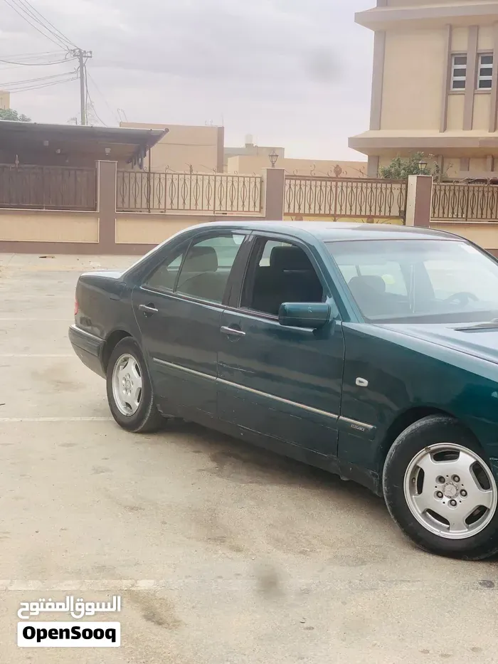 Mercedes-Benz C-Class 1998 photo 2