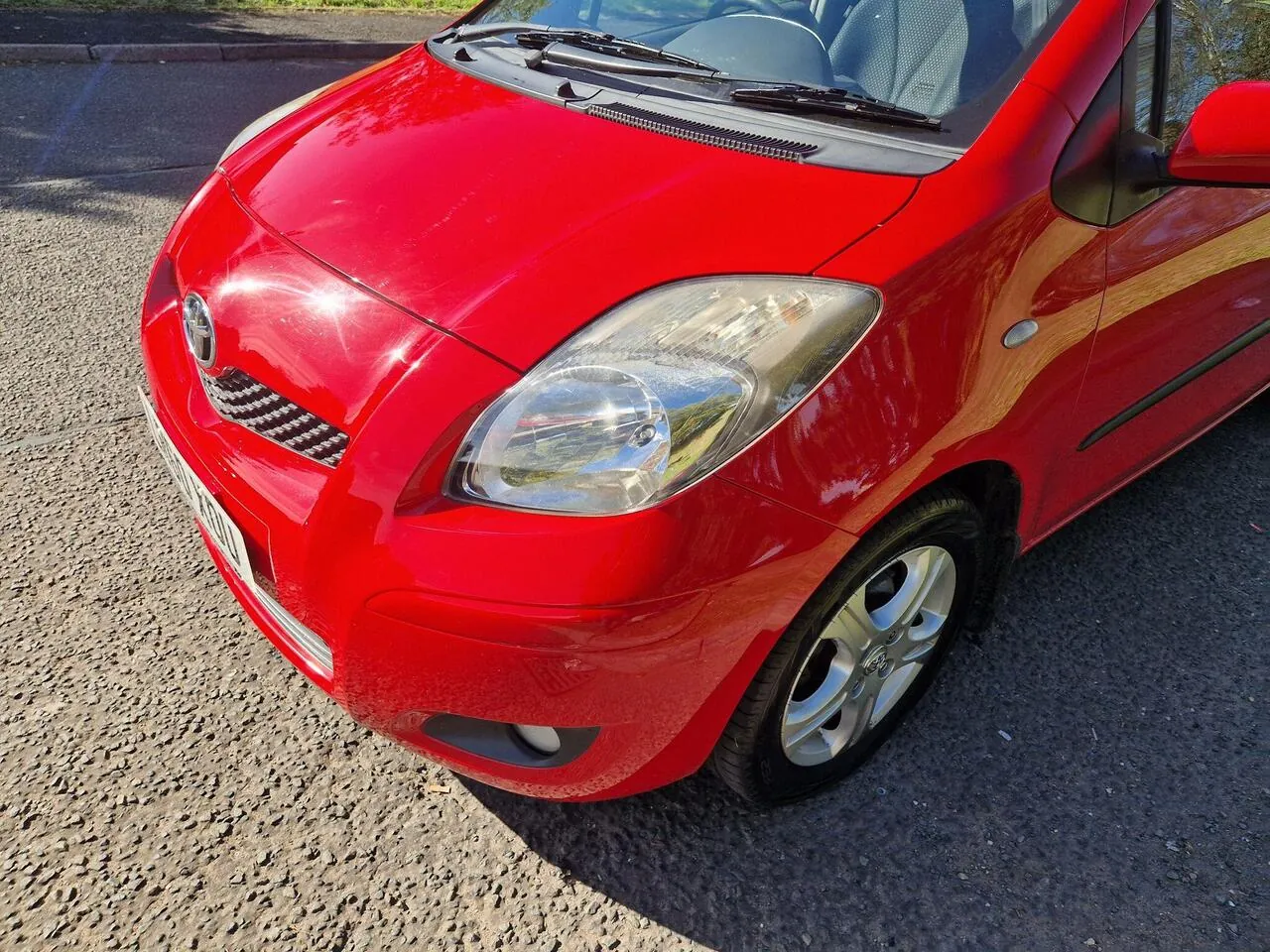 Toyota Yaris 2010 photo 3