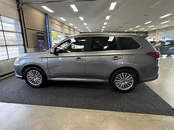 Mitsubishi Outlander 2019 photo 2