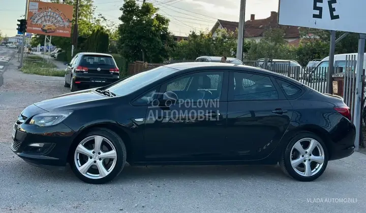 Opel Astra J 2016 photo 4