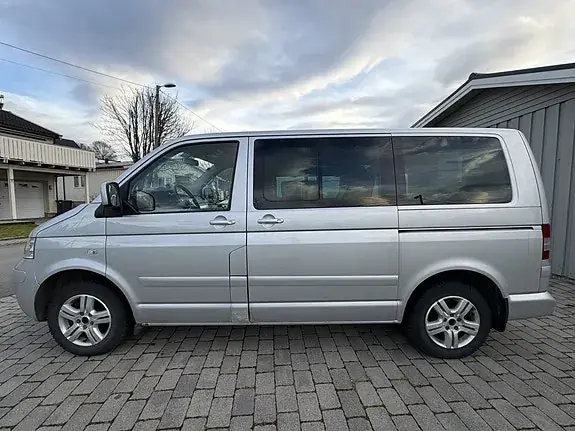 Volkswagen Multivan 2009 photo 3