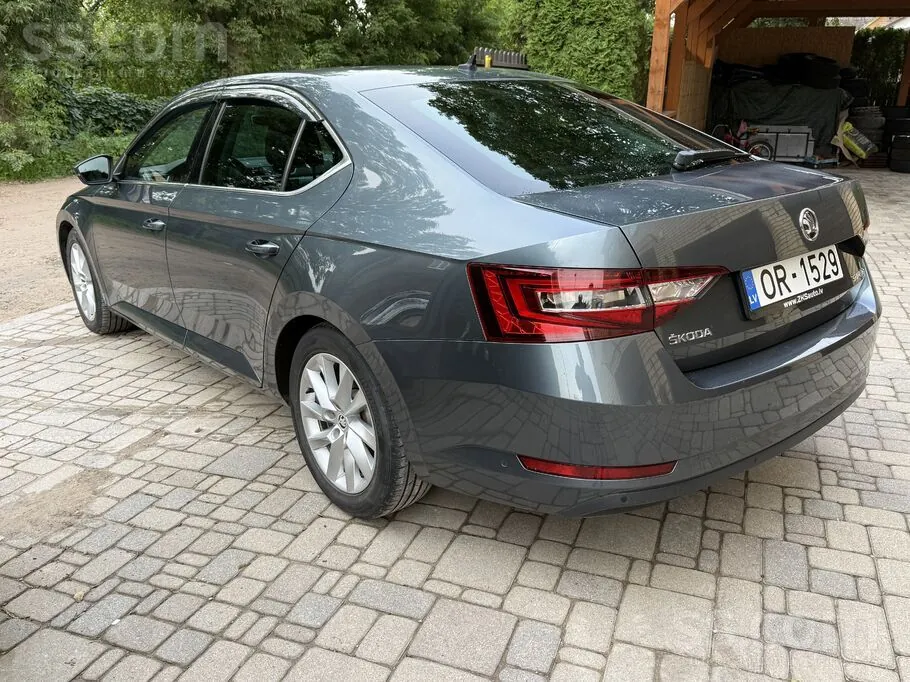 Skoda Superb 2015 photo 4